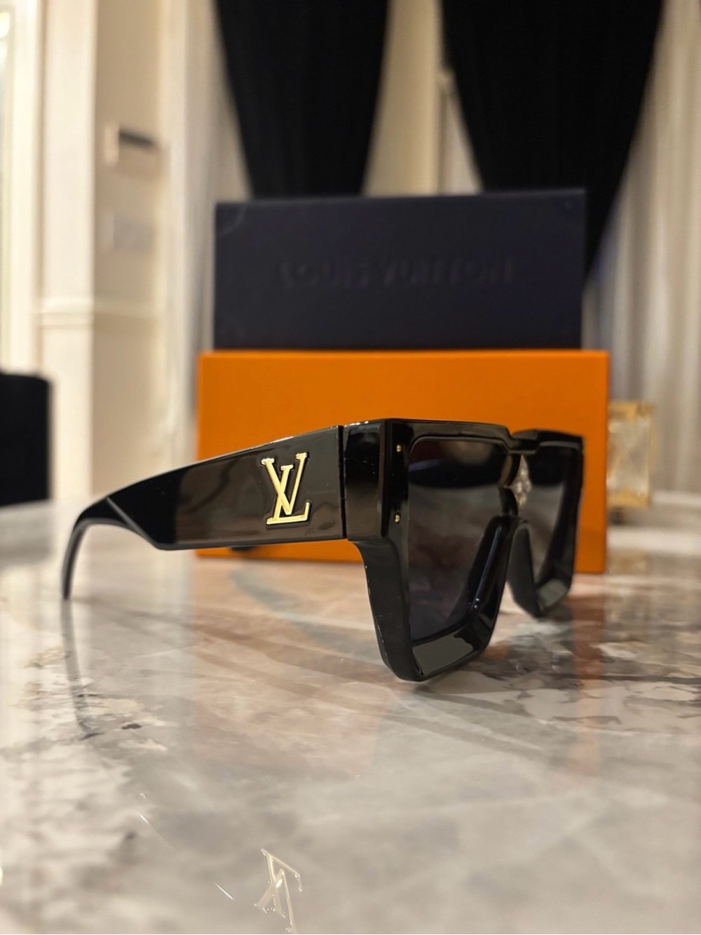 Louis Vuitton Cyclone Sunglasses with Gold LV Emblem - Picture 3 of 4